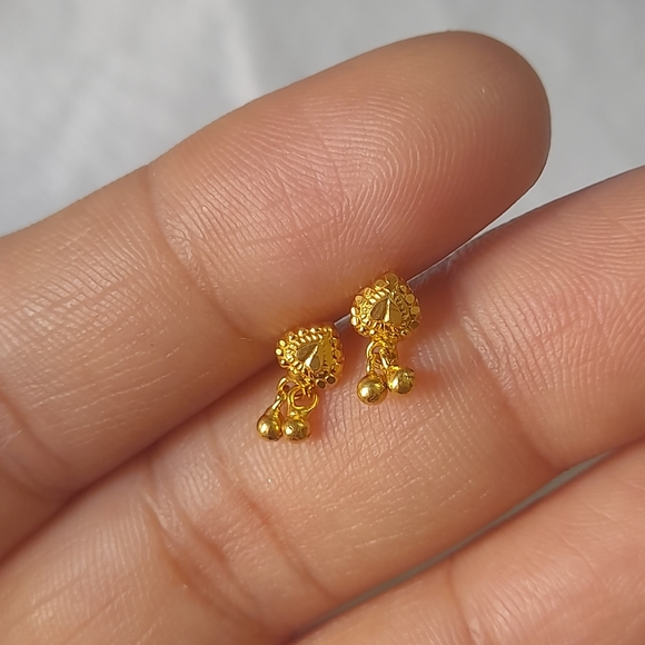 Beautiful new small earrings - Picture 7 of 9